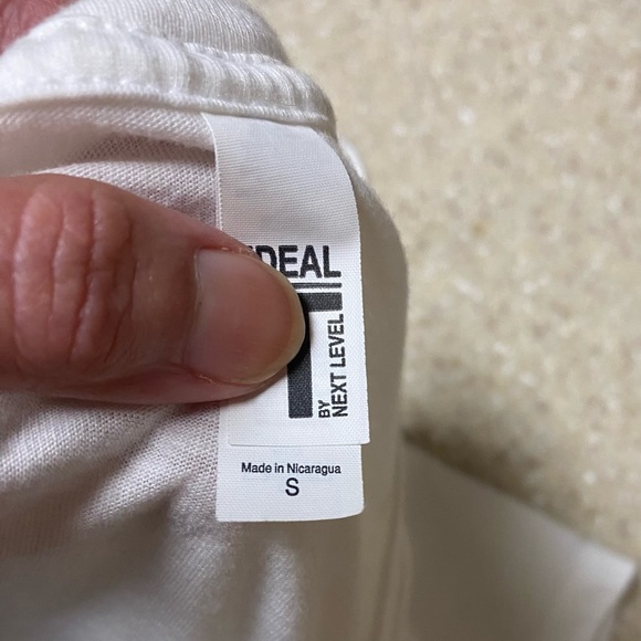 Ladies small Snoop Dog Christmas tee - Picture 3 of 3